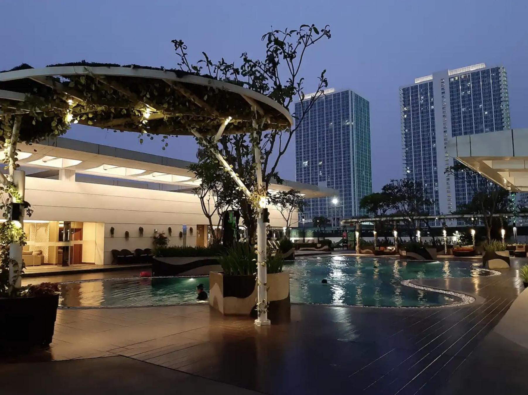 U Residence 2 Studio Apartment Pool View Tangerang Extérieur photo